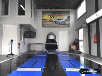 Dynostar W4X installation at Chiptuning Noord Dynostar W4X installation at Chiptuning Noord